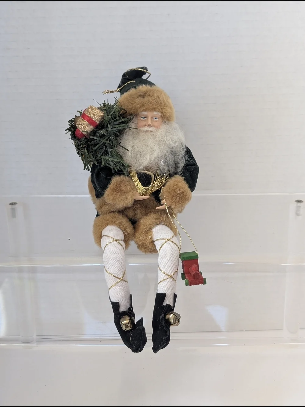 Holiday Sitting Santa Ornament Or Shelf Sitter